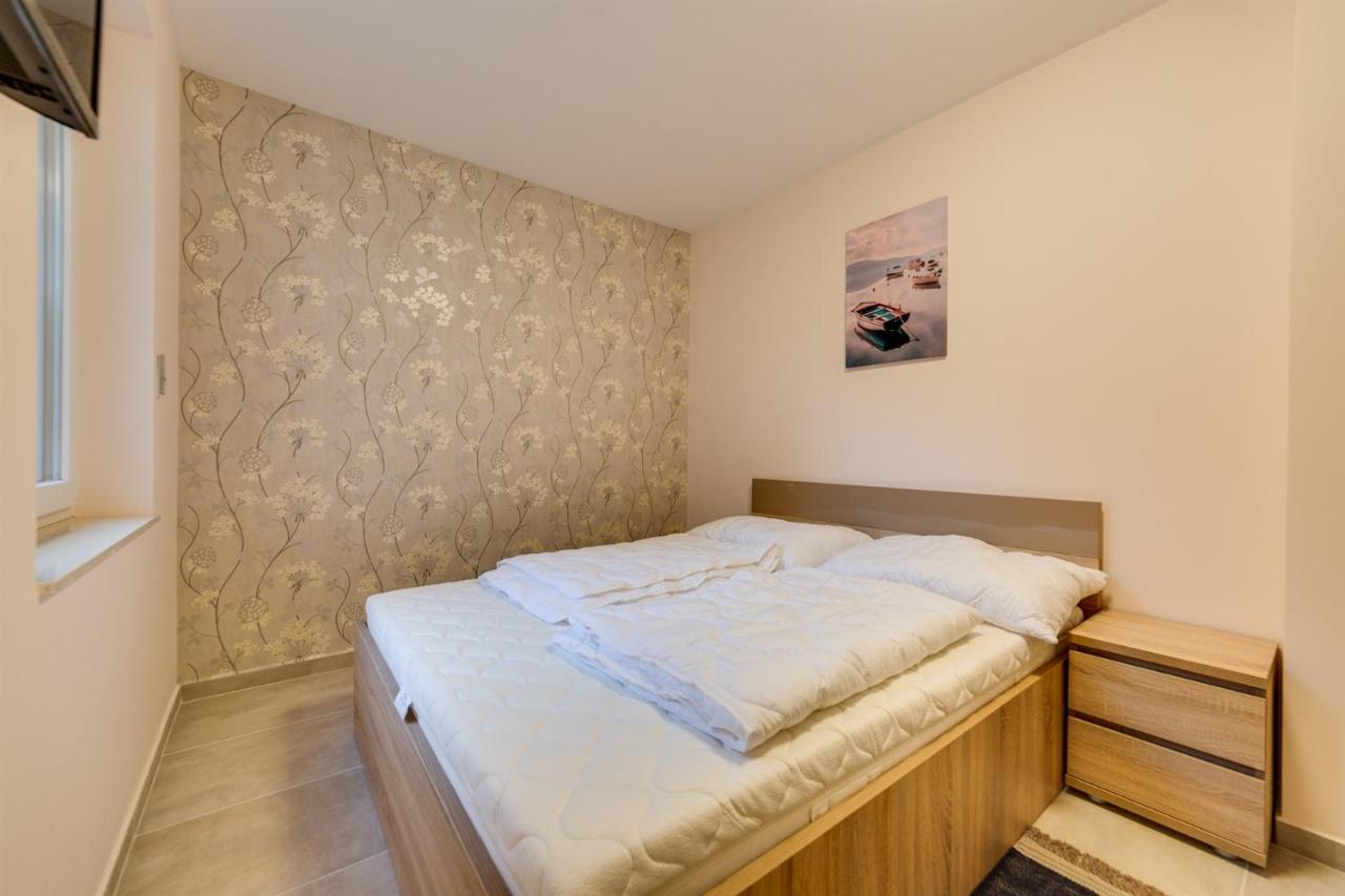 Forest Foeldvar Apartmanok By Bltn Balatonföldvár Exterior foto