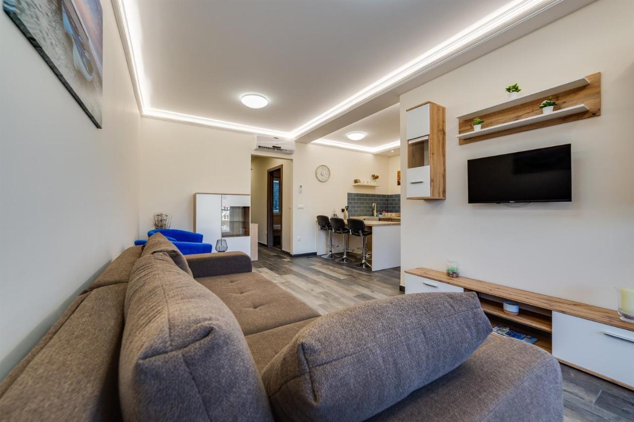 Forest Foeldvar Apartmanok By Bltn Balatonföldvár Exterior foto
