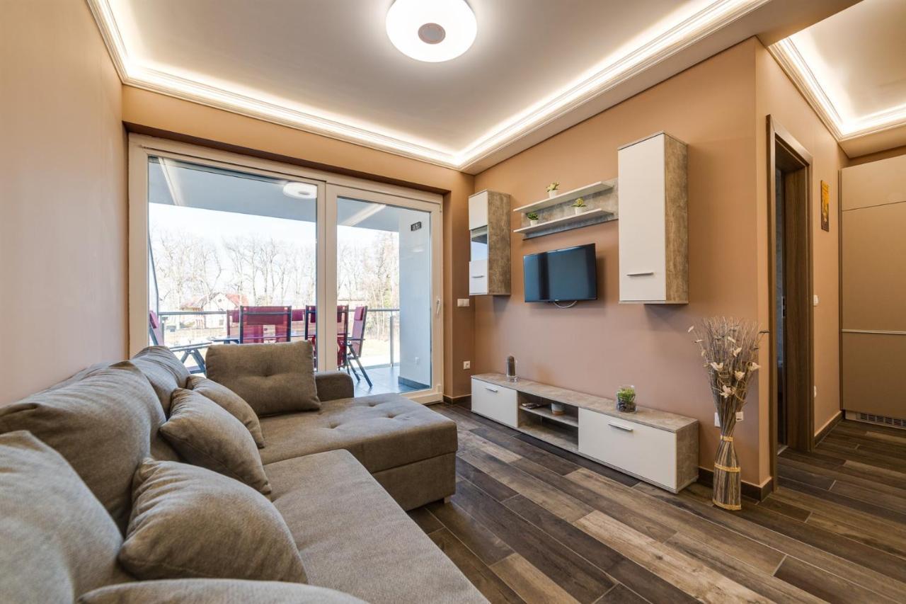 Forest Foeldvar Apartmanok By Bltn Balatonföldvár Exterior foto
